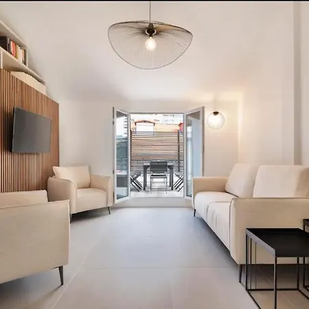 3 Bedrooms 2 Terraces In Apartment Cannes