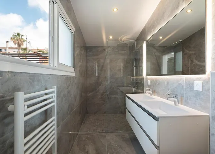 Apartment 3 Bedrooms 2 Terraces In *