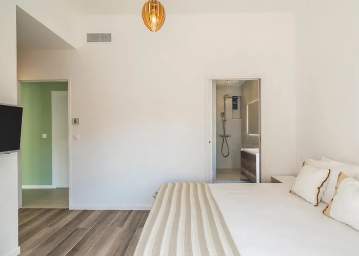 3 Bedrooms 2 Terraces In *