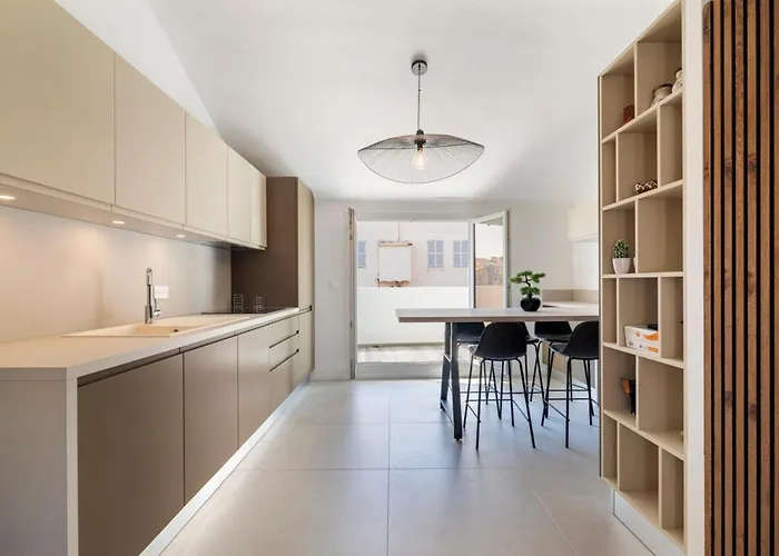 3 Bedrooms 2 Terraces In Cannes