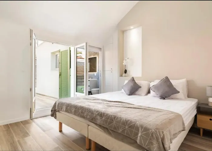 Апартаменты 3 Bedrooms 2 Terraces In *